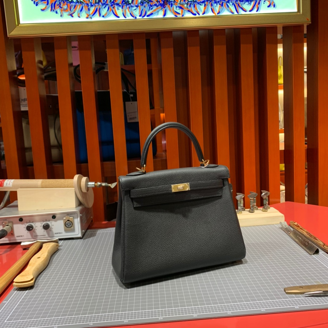 现货 爱马仕凯莉包 Hermes顶级Togo小牛皮黑色Kelly25cm 金/银扣