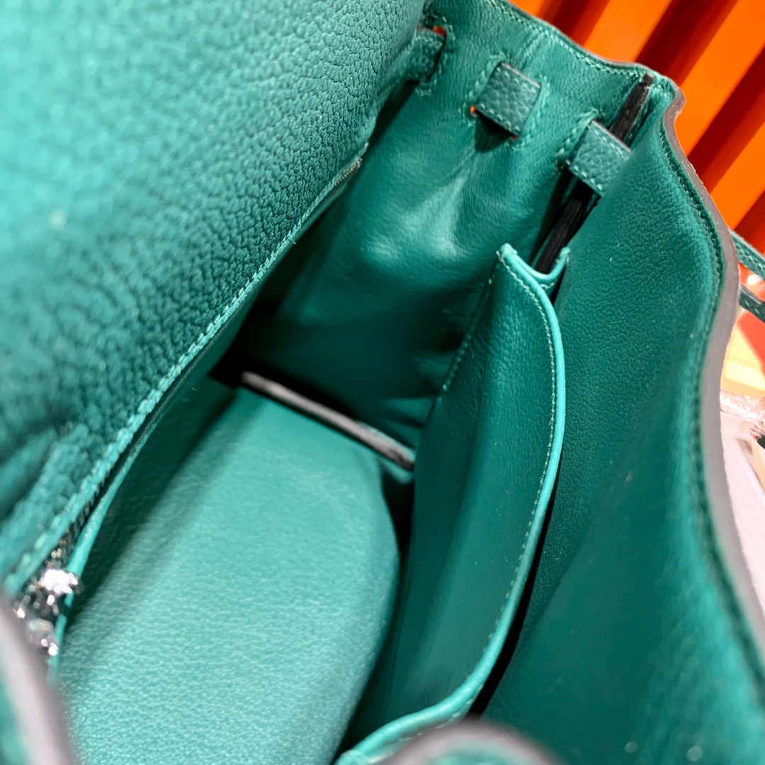 现货 爱马仕凯莉包尺寸 Hermes Kelly25cm Z6孔雀绿Togo皮 银扣