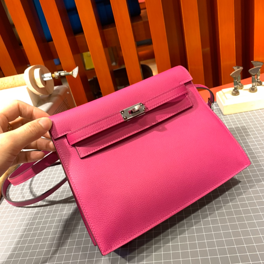 爱马仕女包价格 Hermes Kelly Danse L3玫瑰紫进口Evercolor皮背包