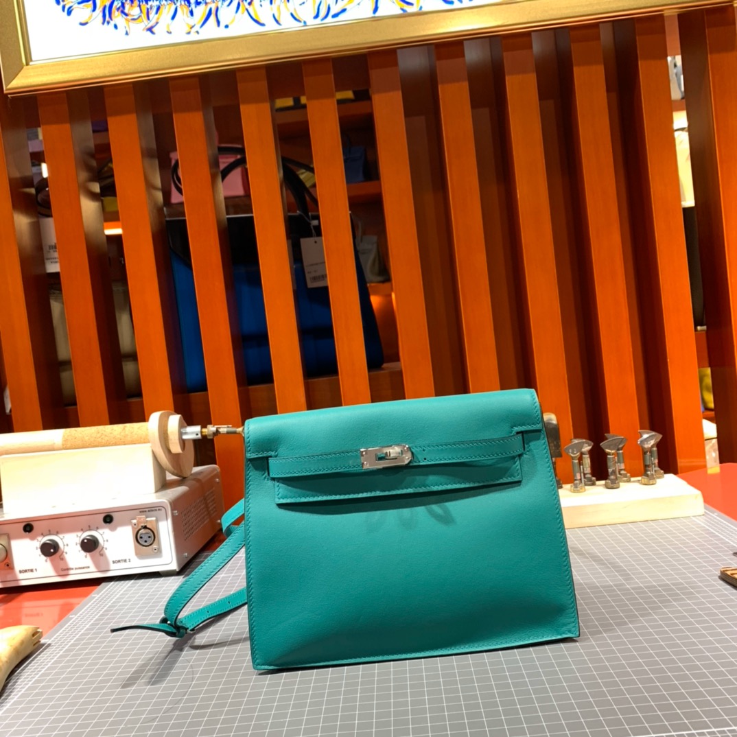 Hermes Kelly Danse 爱马仕U1维罗纳绿Swift牛皮腰包 银扣