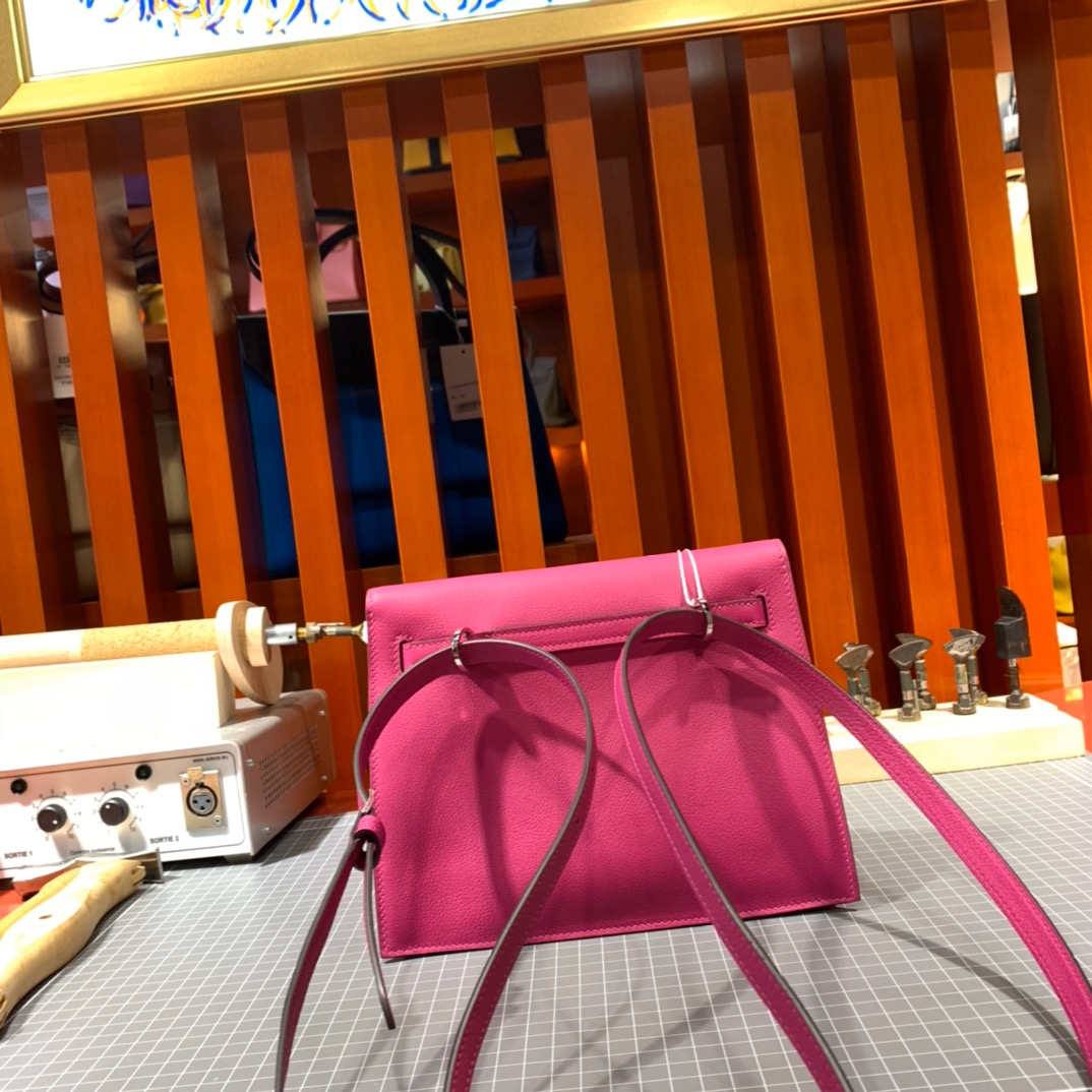 爱马仕女包价格 Hermes Kelly Danse L3玫瑰紫进口Evercolor皮背包