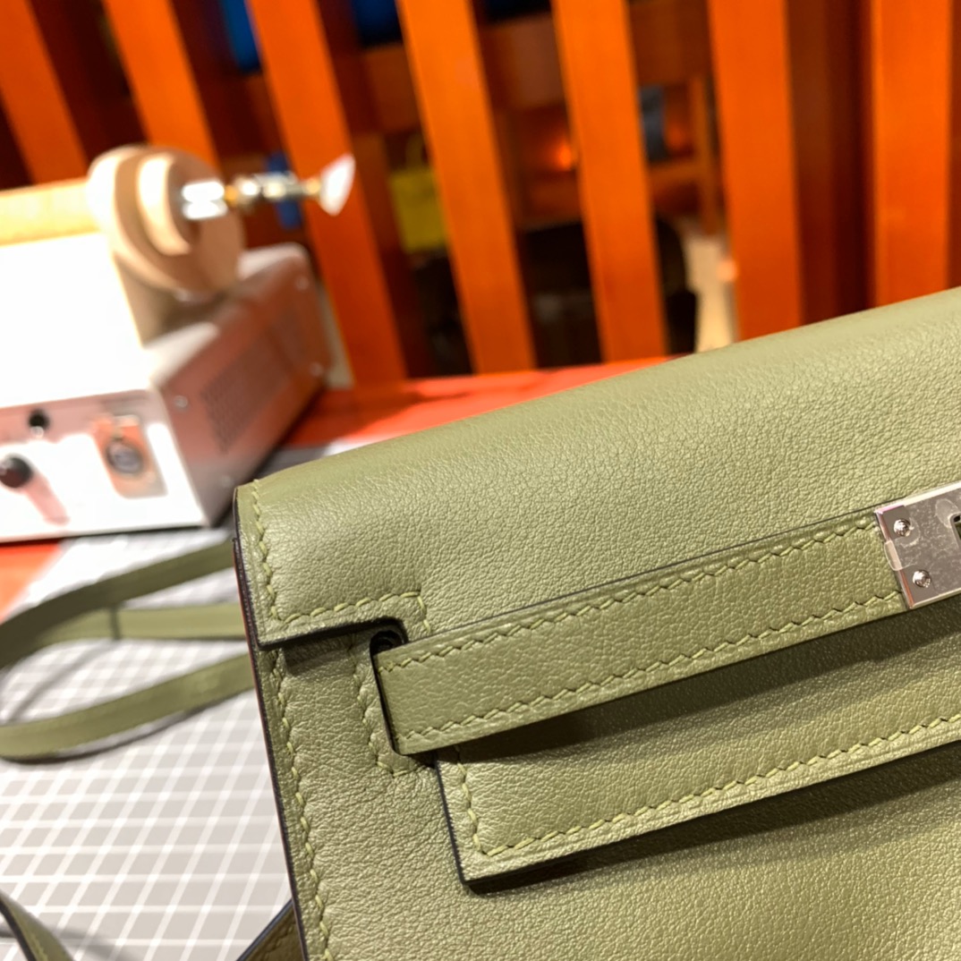 爱马仕新款包包 Hermes Kelly Danse V6丛林绿Swift牛皮 银扣