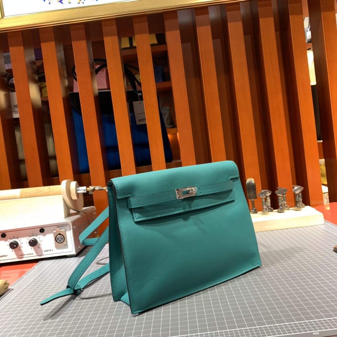 Hermes Kelly Danse 爱马仕U1维罗纳绿Swift牛皮腰包 银扣