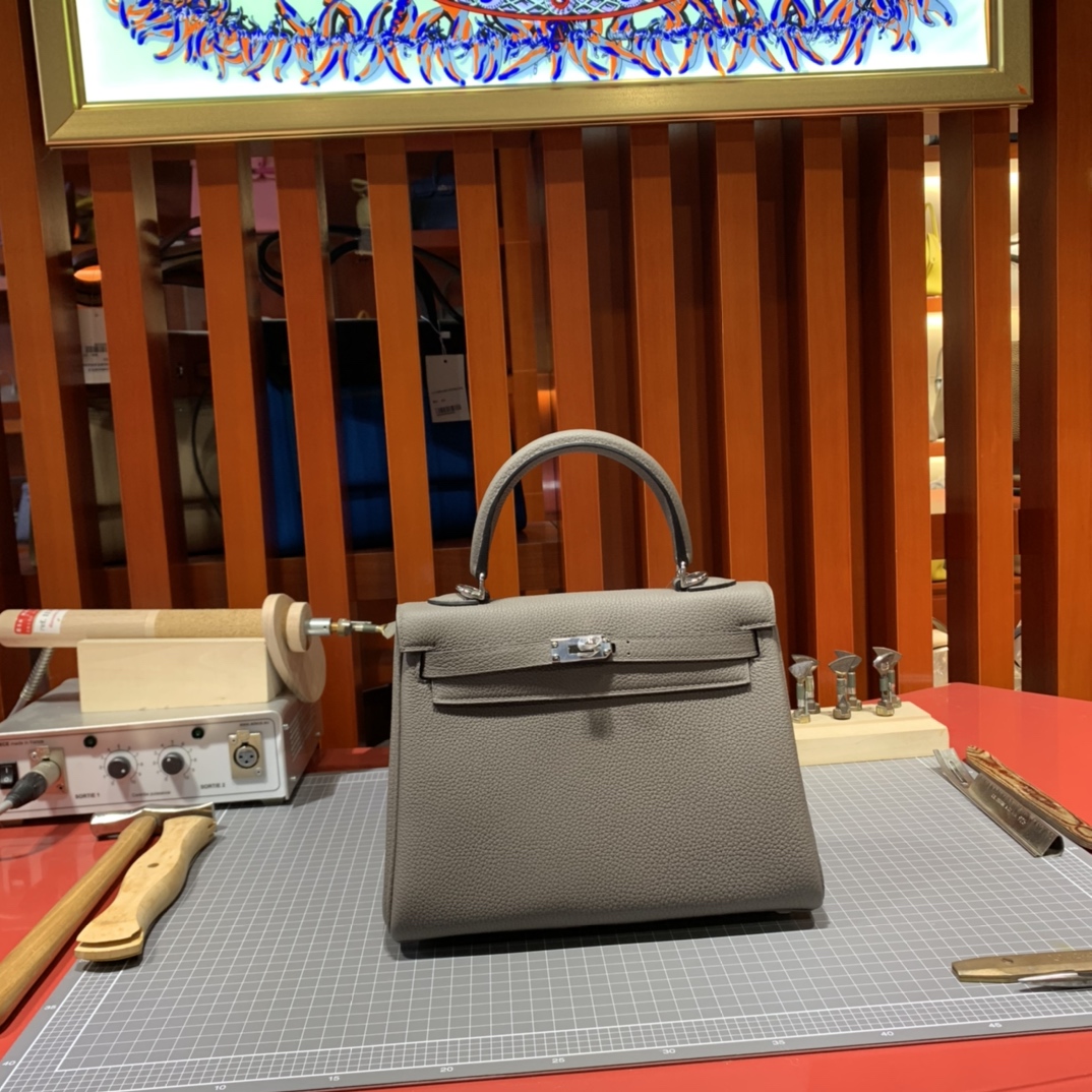 现货 爱马仕Kelly女包 Hermes Kelly25cm 8F锡器灰Togo皮凯莉包 金扣/银扣