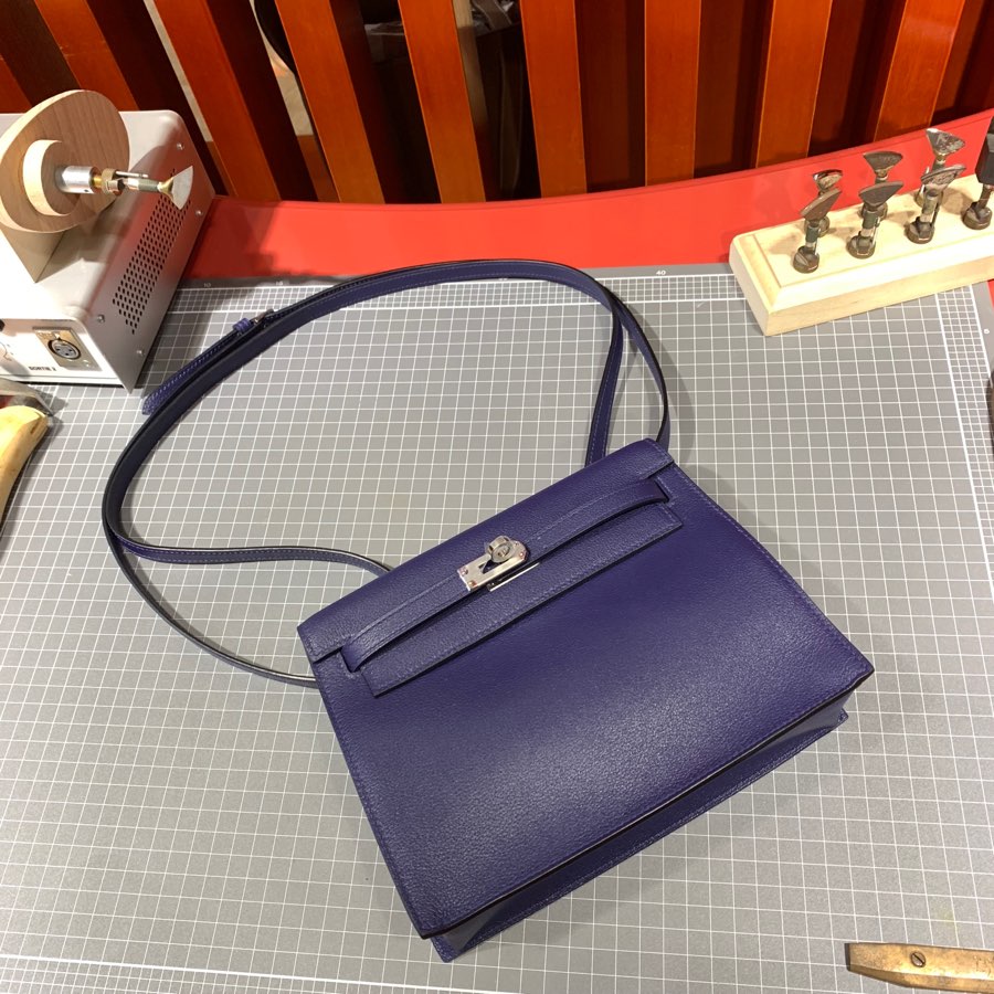 Hermes Kelly Danse 爱马仕M3水墨蓝Evercolor皮新款女士背包