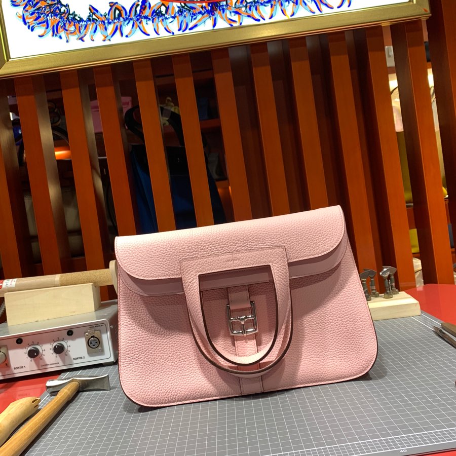现货 爱马仕新款女包 Hermes Halzan31CM 3Q粉色Tc皮马蹄包