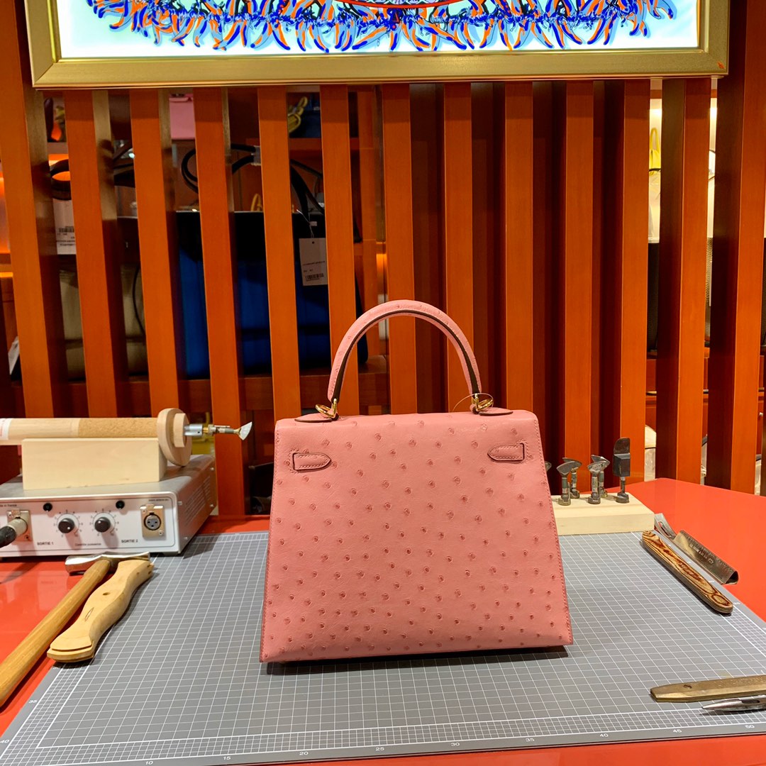 现货 Hermes Kelly25CM 爱马仕陶瓷粉南非KK鸵鸟皮凯莉包 金扣