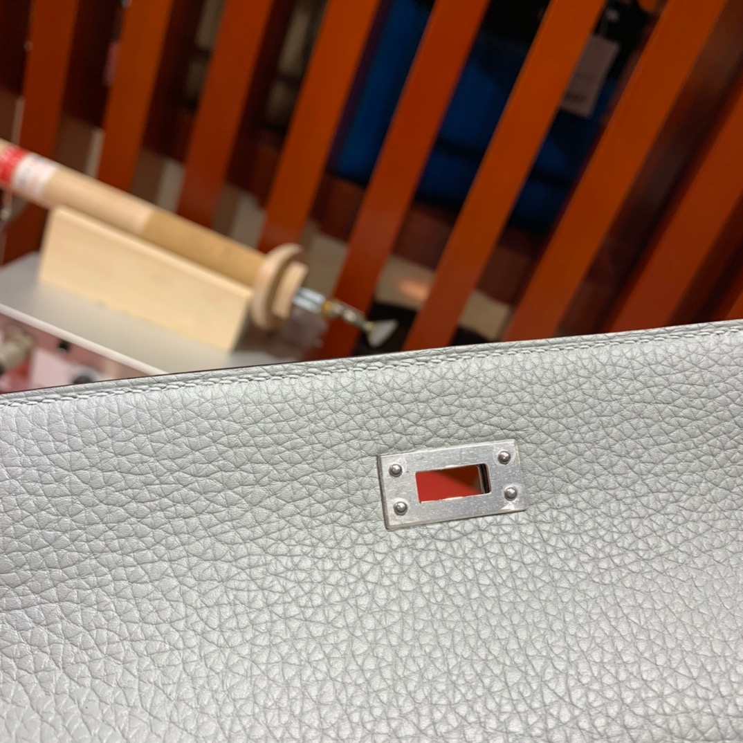 现货 Hermes包包官网 爱马仕4Z海鸥灰进口Togo皮凯莉包Kelly25CM 银扣