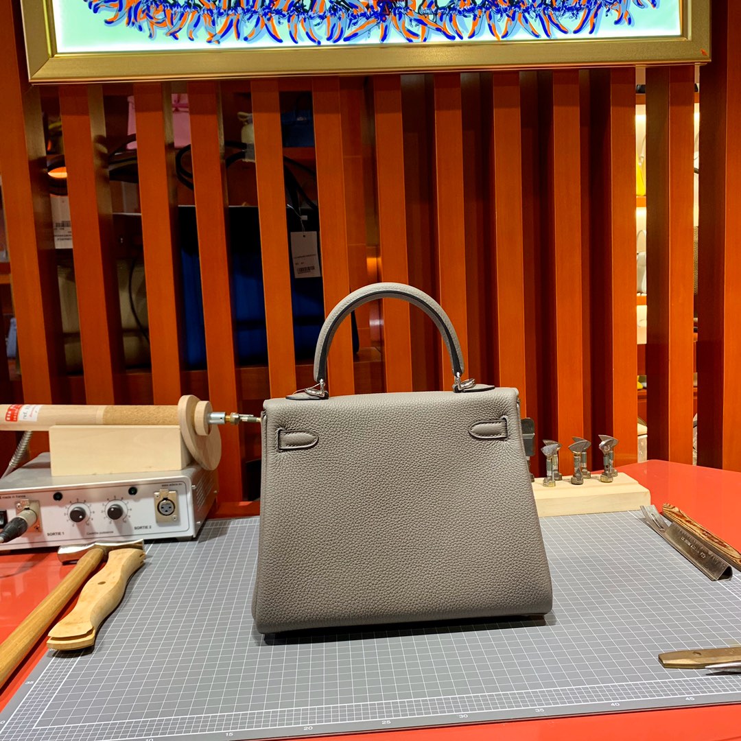 现货 爱马仕Kelly女包 Hermes Kelly25cm 8F锡器灰Togo皮凯莉包 金扣/银扣