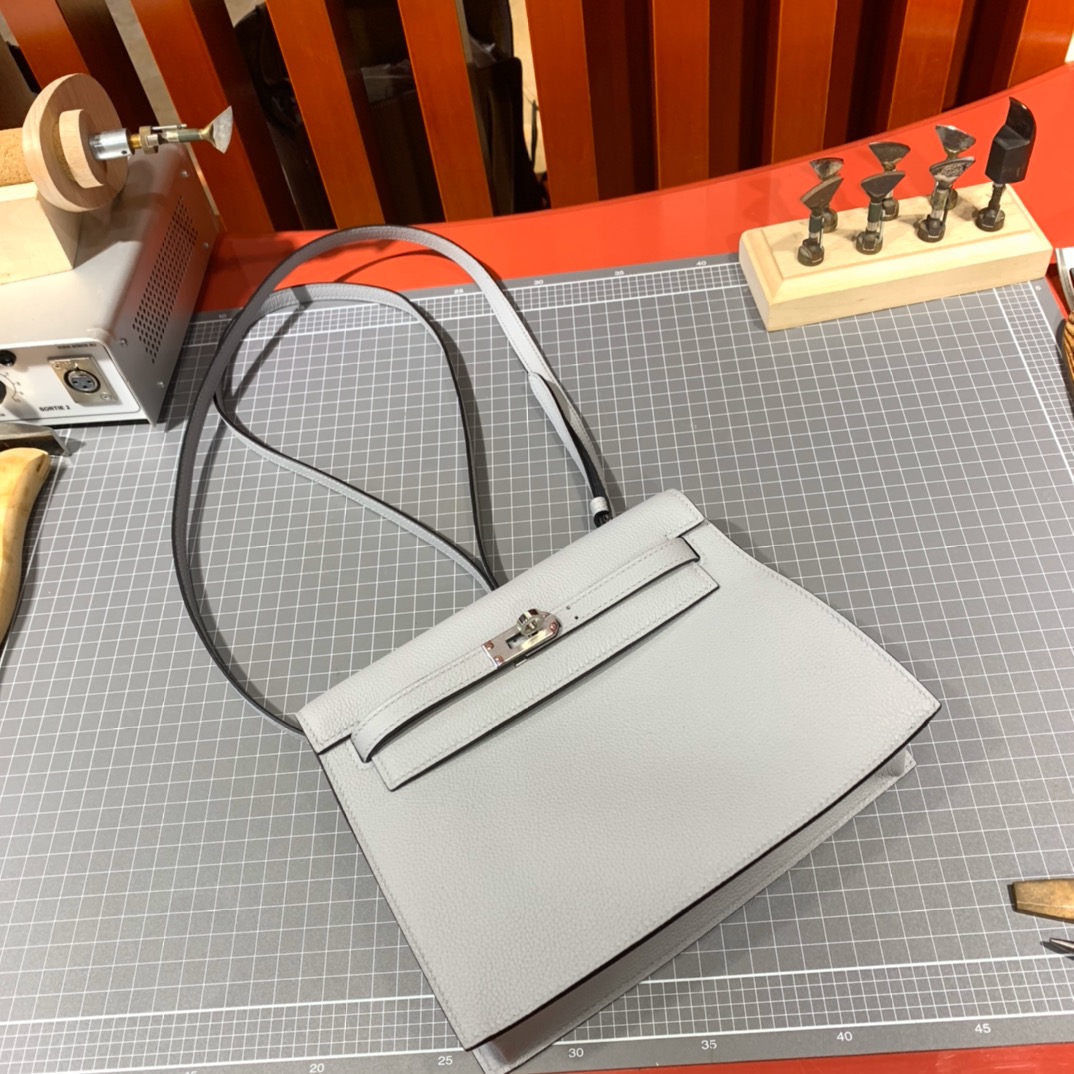 Hermes包包批发 爱马仕4Z海鸥灰进口Evercolor皮Kelly Danse斜挎小包