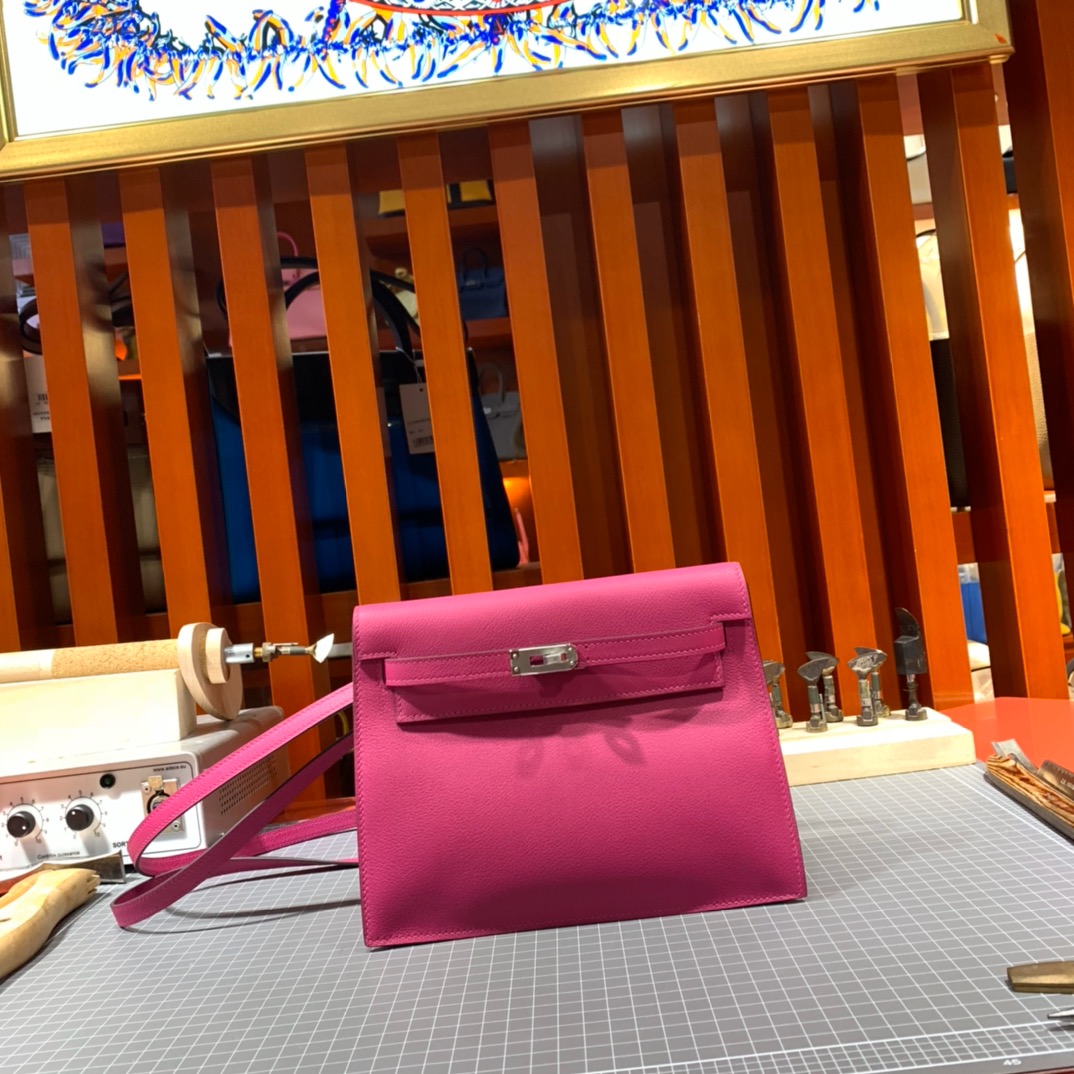 爱马仕女包价格 Hermes Kelly Danse L3玫瑰紫进口Evercolor皮背包