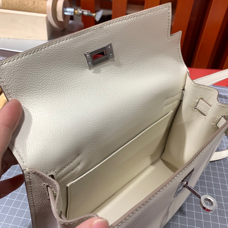 爱马仕新款包包 Hermes Kelly Danse CC10奶昔白Evercolor皮肩背包
