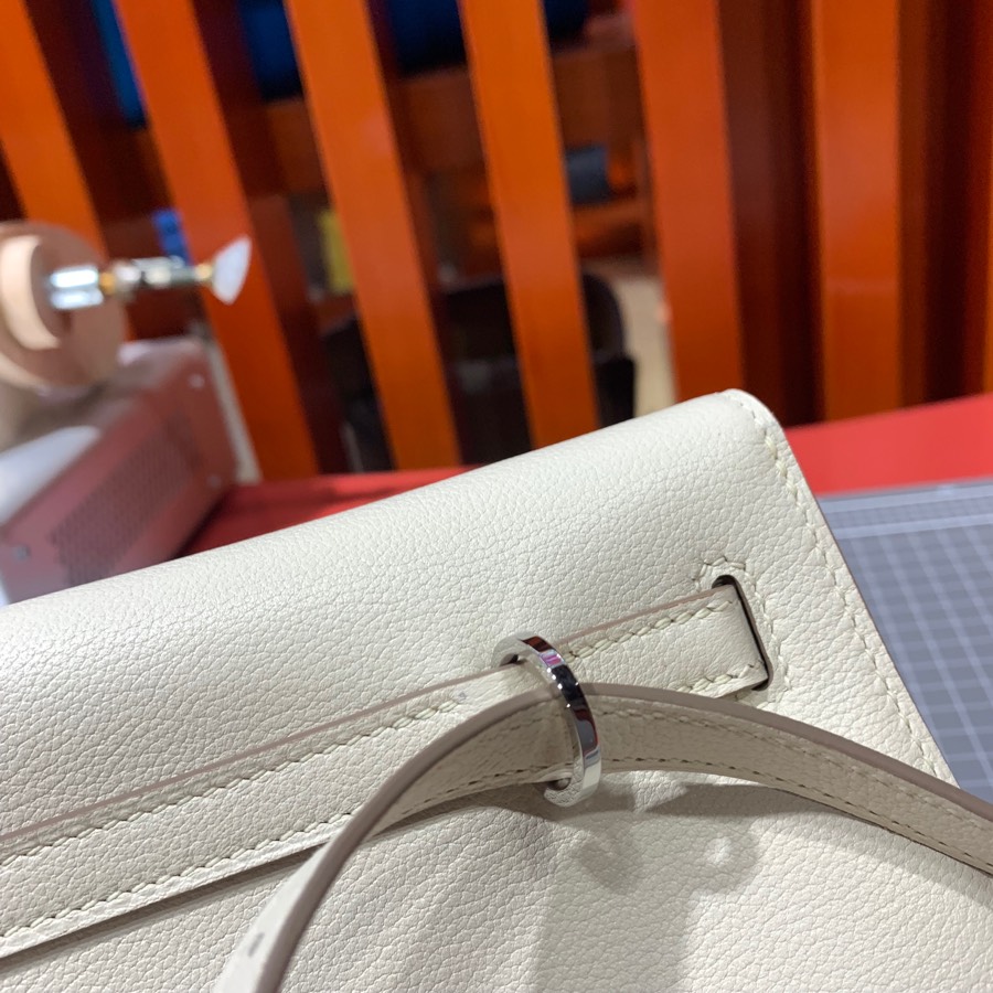爱马仕新款包包 Hermes Kelly Danse CC10奶昔白Evercolor皮肩背包