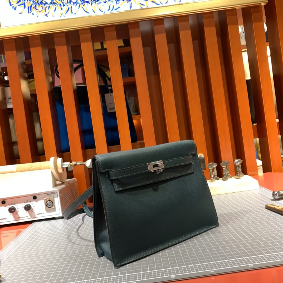 爱马仕包包价格 Hermes Kelly Danse 6O松柏绿Swift牛皮 银扣