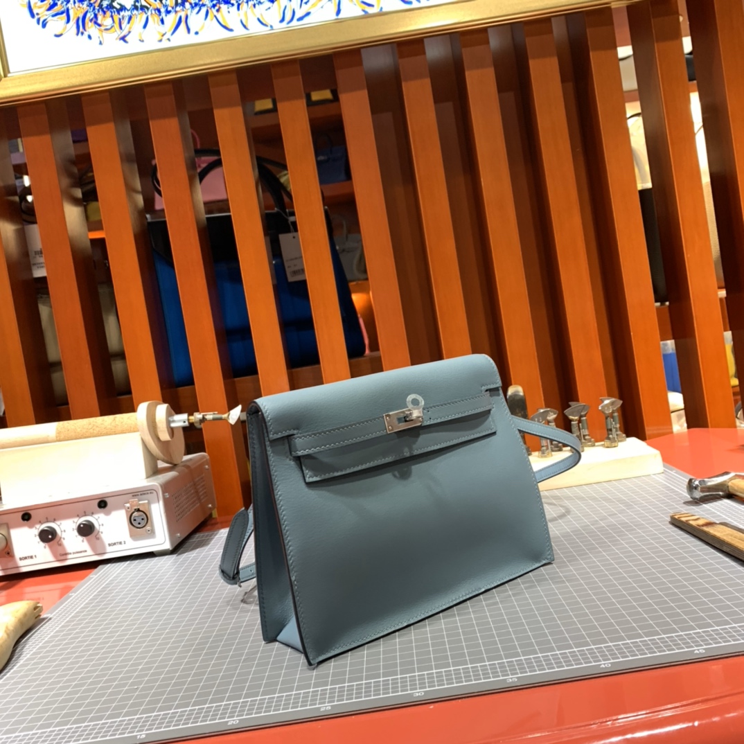爱马仕新款女包 Hermes Kelly Danse Swift牛皮J7亚麻蓝 银扣