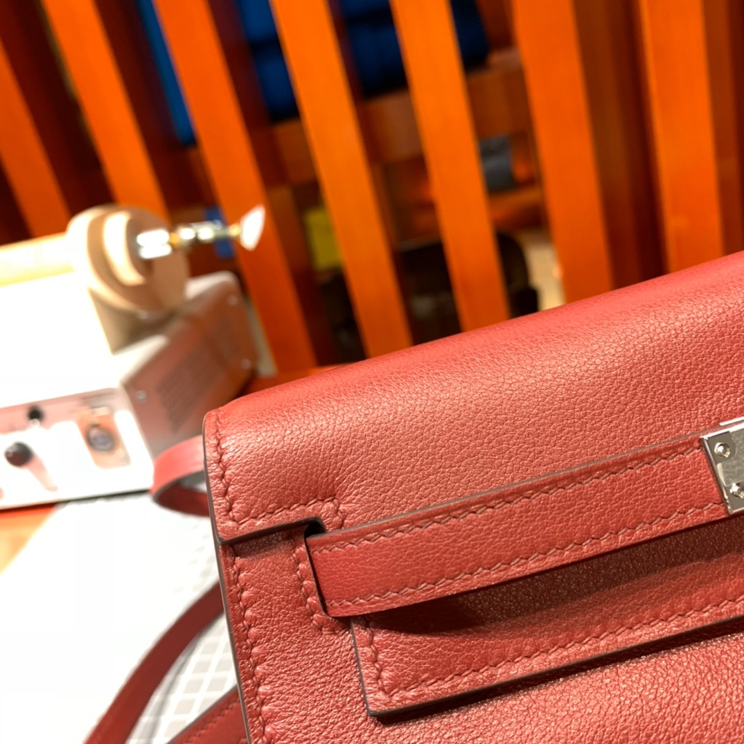 Hermes Kelly Danse 爱马仕Swift牛皮新款腰包单肩包 B5宝石红 银扣
