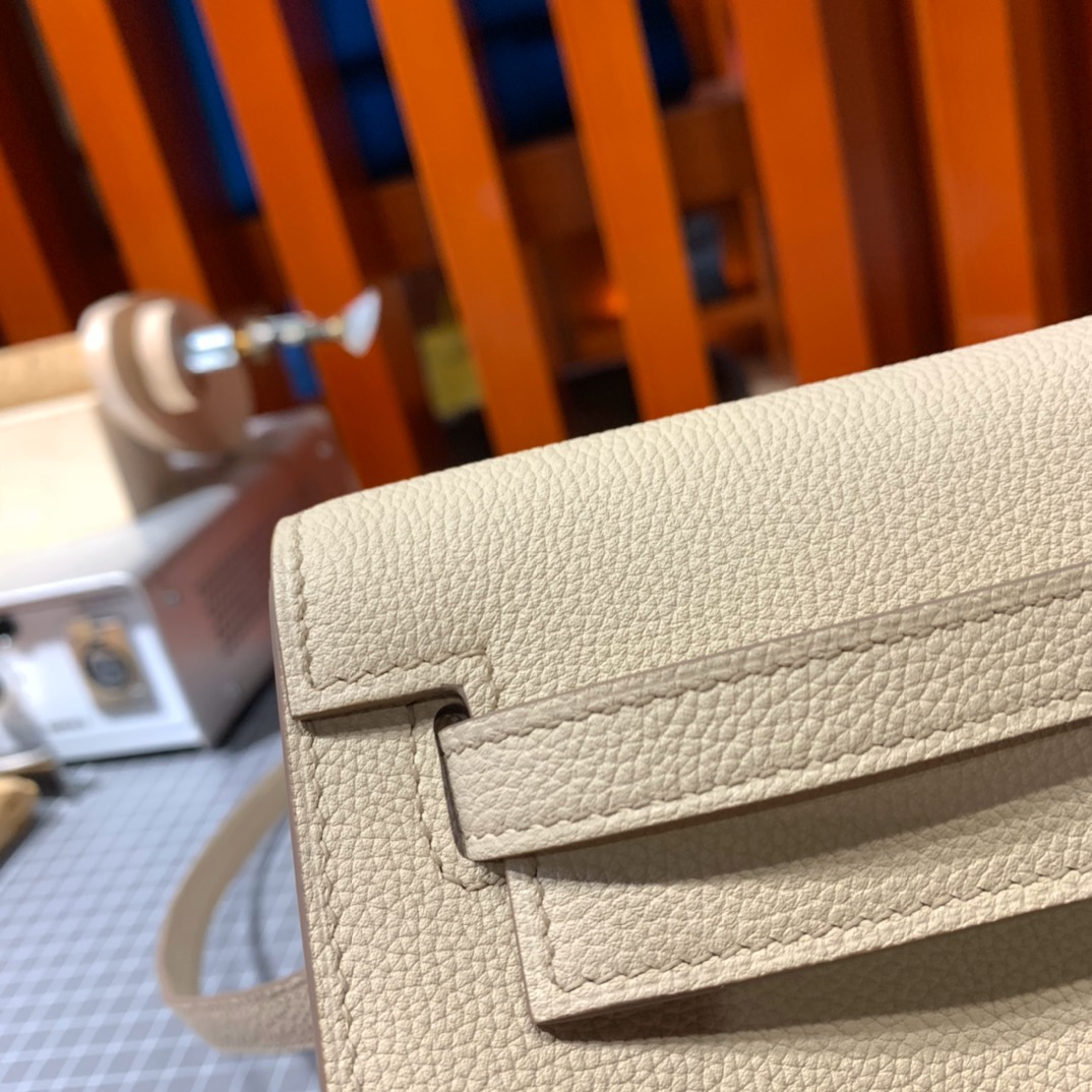 Hermes Kelly Danse 爱马仕羊毛白Evercolor皮单肩斜挎女包 银扣