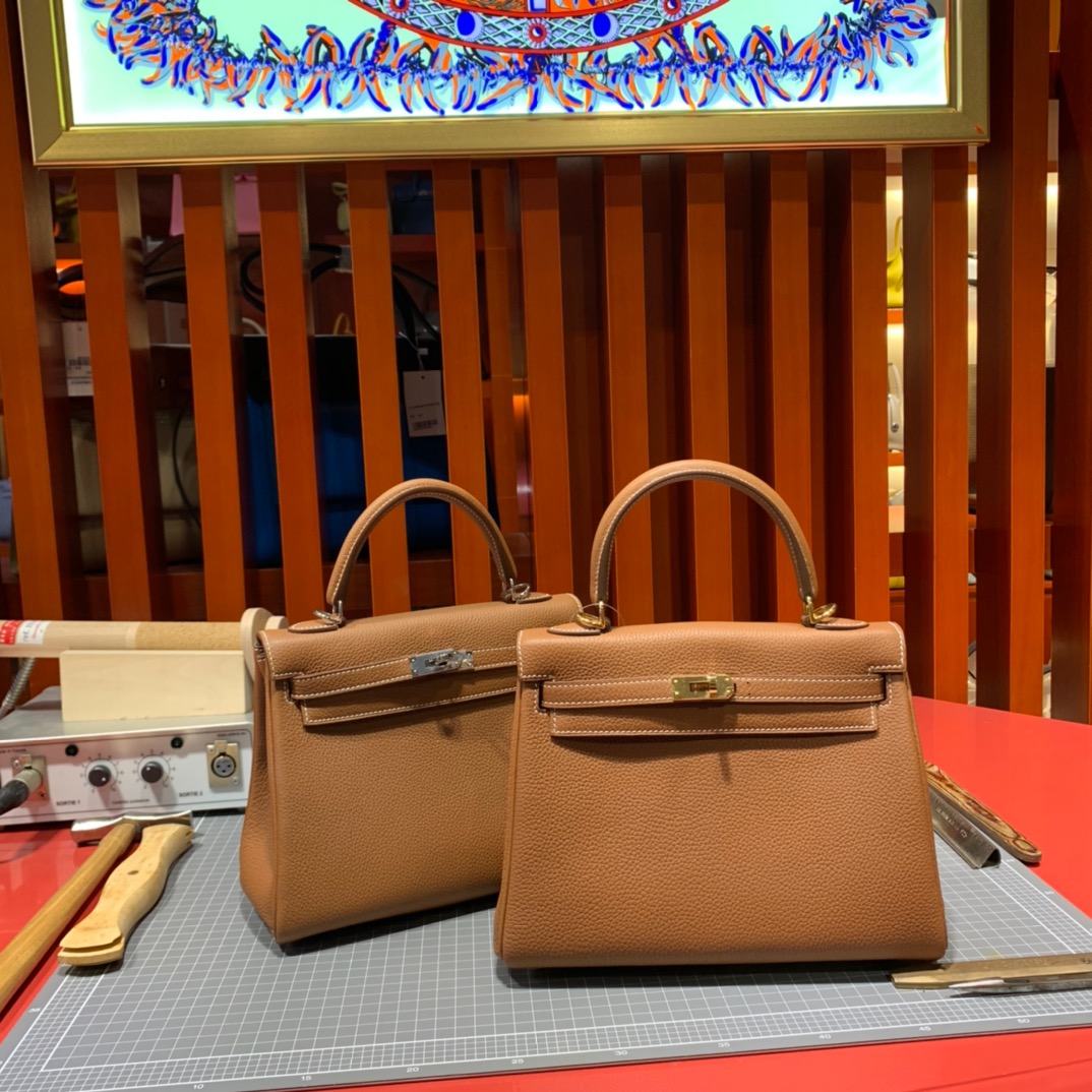 现货 爱马仕凯莉包价格 Hermes顶级Togo小牛皮Kelly25cm 37金棕色 金/银扣