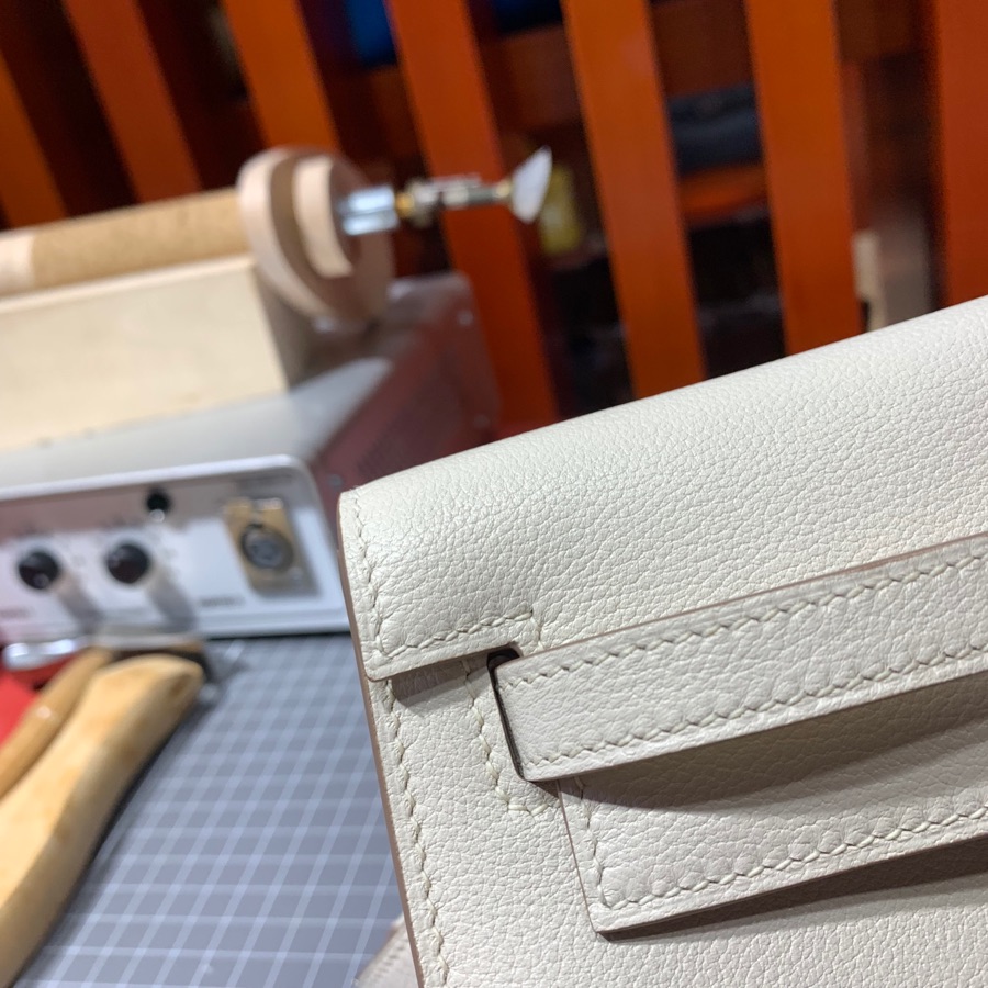 爱马仕新款包包 Hermes Kelly Danse CC10奶昔白Evercolor皮肩背包