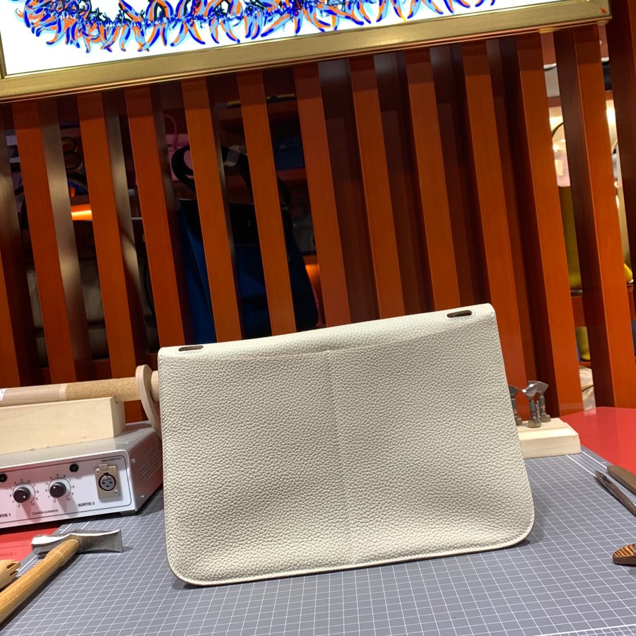 现货 爱马仕Halzan包包31CM Hermes进口Tc皮马蹄包手提包 奶昔白