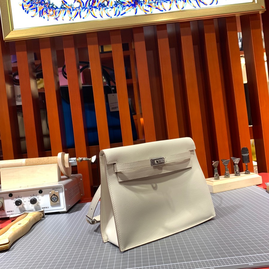 爱马仕新款包包 Hermes Kelly Danse CC10奶昔白Evercolor皮肩背包