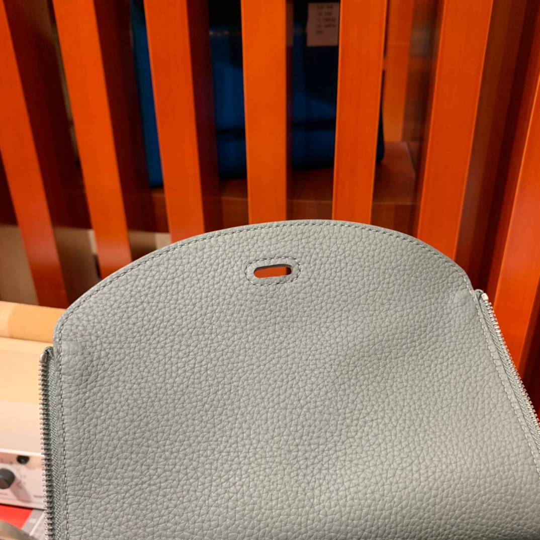 现货 爱马仕琳迪包 Hermes Lindy26cm 63杏绿色TC牛皮 银扣