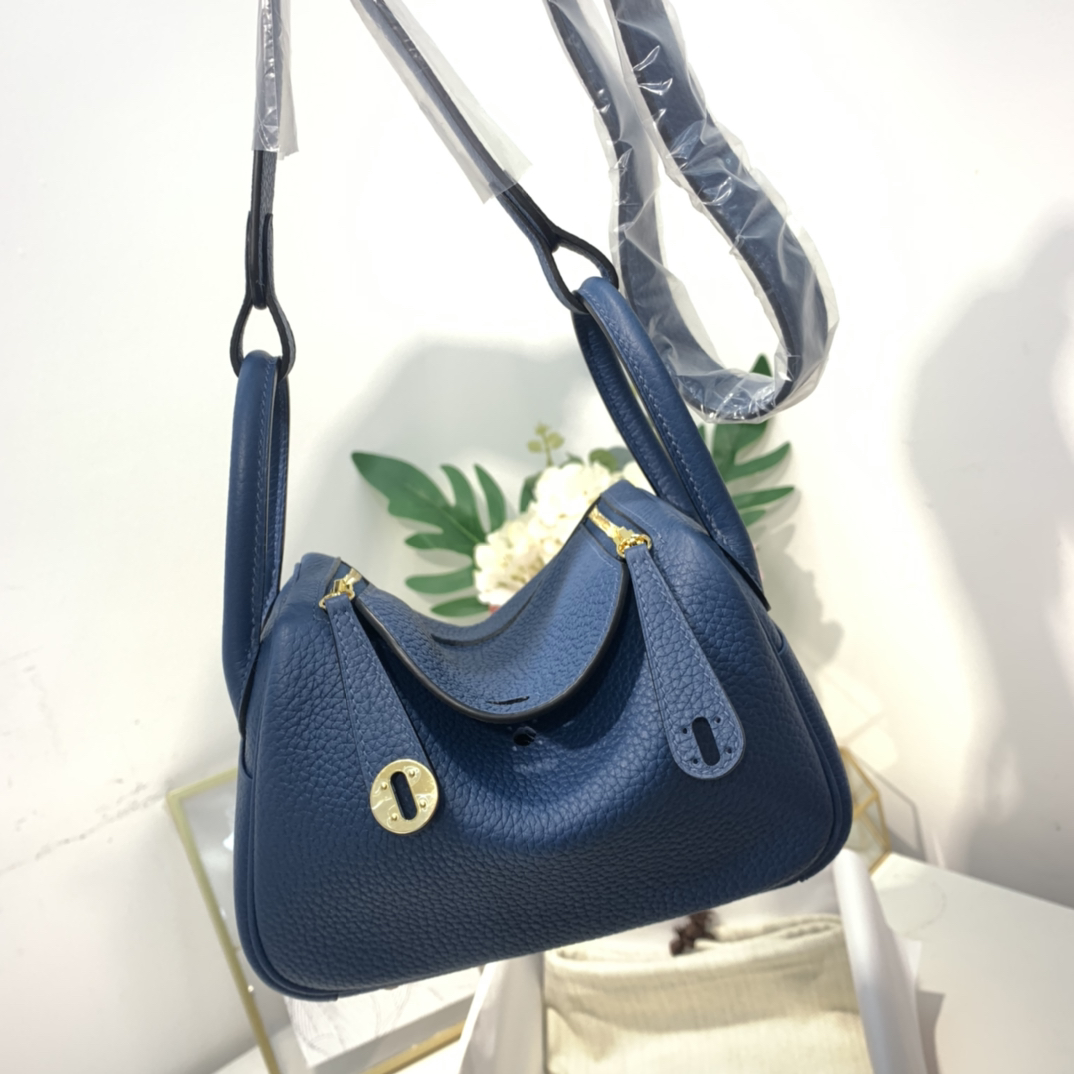 现货 Hermes Mini Lindy19cm 爱马仕深邃蓝顶级TC牛皮迷你琳迪包 金扣