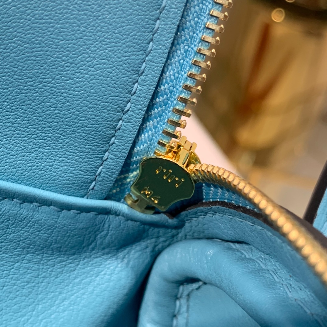 现货 Hermes Mini Lindy19cm 爱马仕北方蓝Swift牛皮迷你琳迪包 金扣