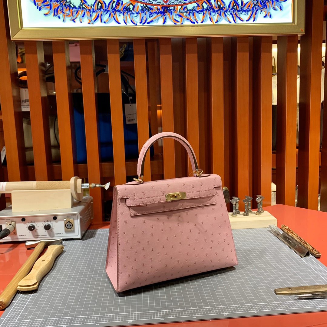 现货 爱马仕包包批发 Hermes奶昔粉南非KK鸵鸟皮凯莉包Kelly25CM 金扣