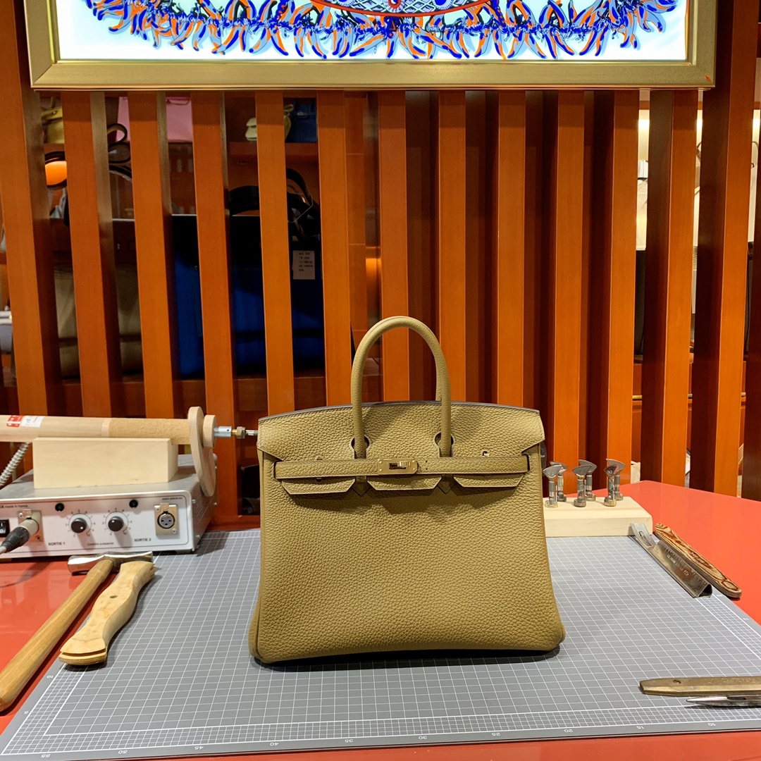 现货 Hermes Birkin25cm 爱马仕D0威玛犬米色Togo小牛皮铂金包 金扣/银扣