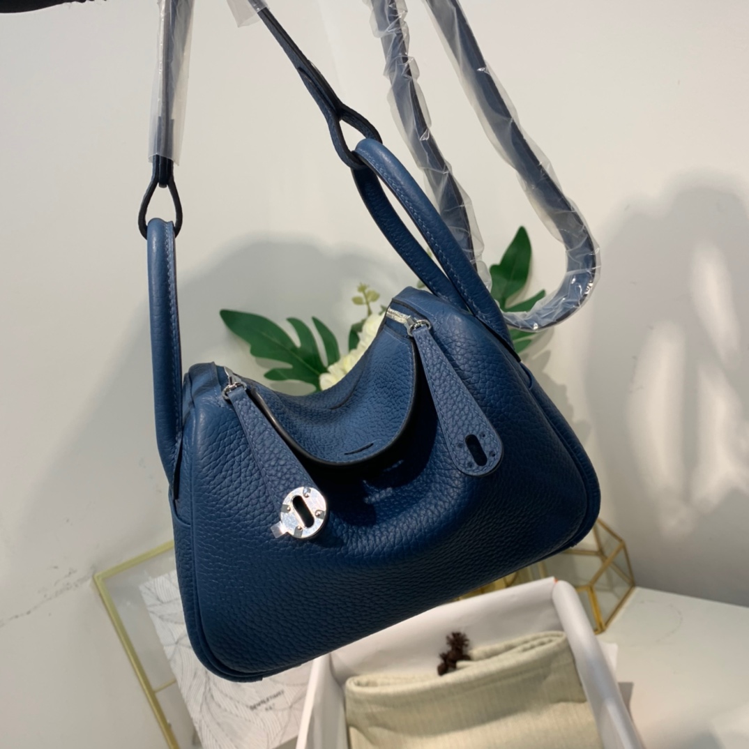 现货 爱马仕迷你琳迪包 Hermes Mini Lindy19cm 深邃蓝TC牛皮 银扣