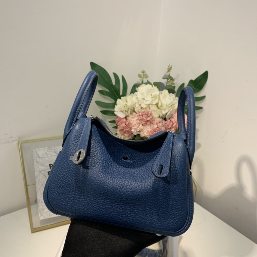 现货 爱马仕迷你琳迪包 Hermes Mini Lindy19cm 深邃蓝TC牛皮 银扣