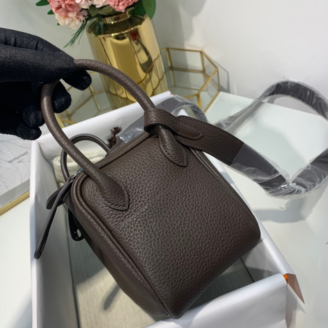 现货 Hermes Mini Lindy19cm 爱马仕46乌木色顶级TC牛皮迷你琳迪包 银扣