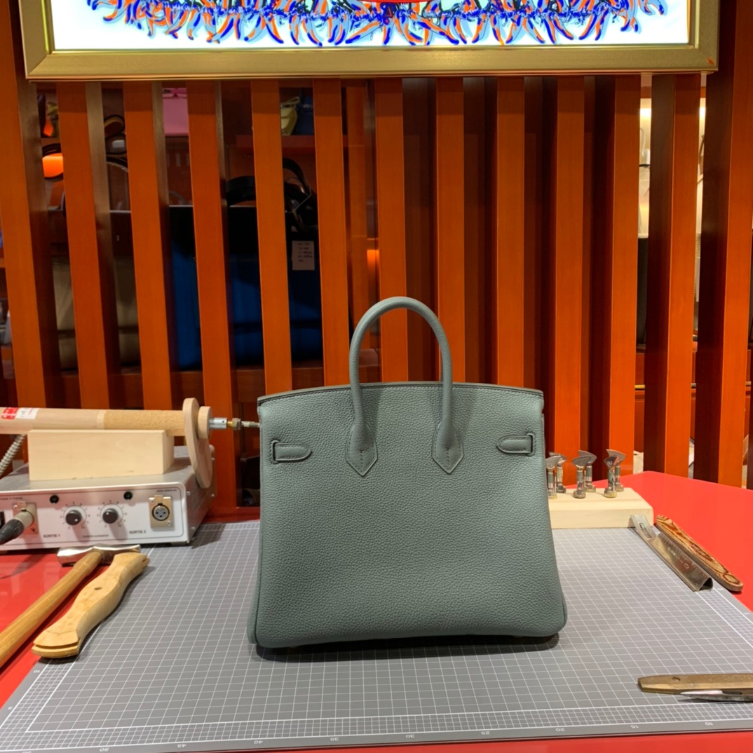 现货 爱马仕铂金包 Hermes Birkin25cm 63杏绿色法国Togo皮 金扣