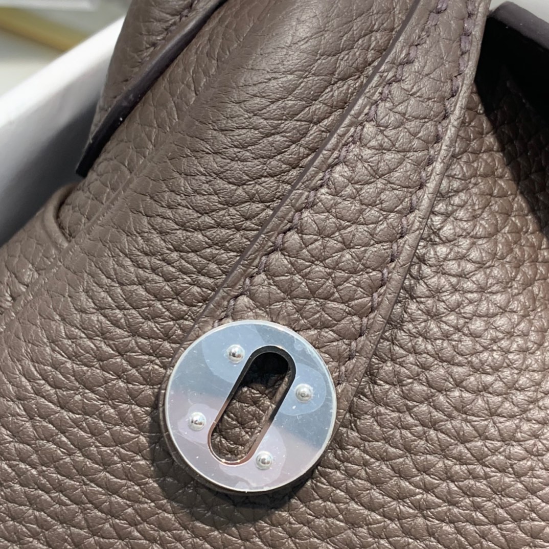 现货 Hermes Mini Lindy19cm 爱马仕46乌木色顶级TC牛皮迷你琳迪包 银扣