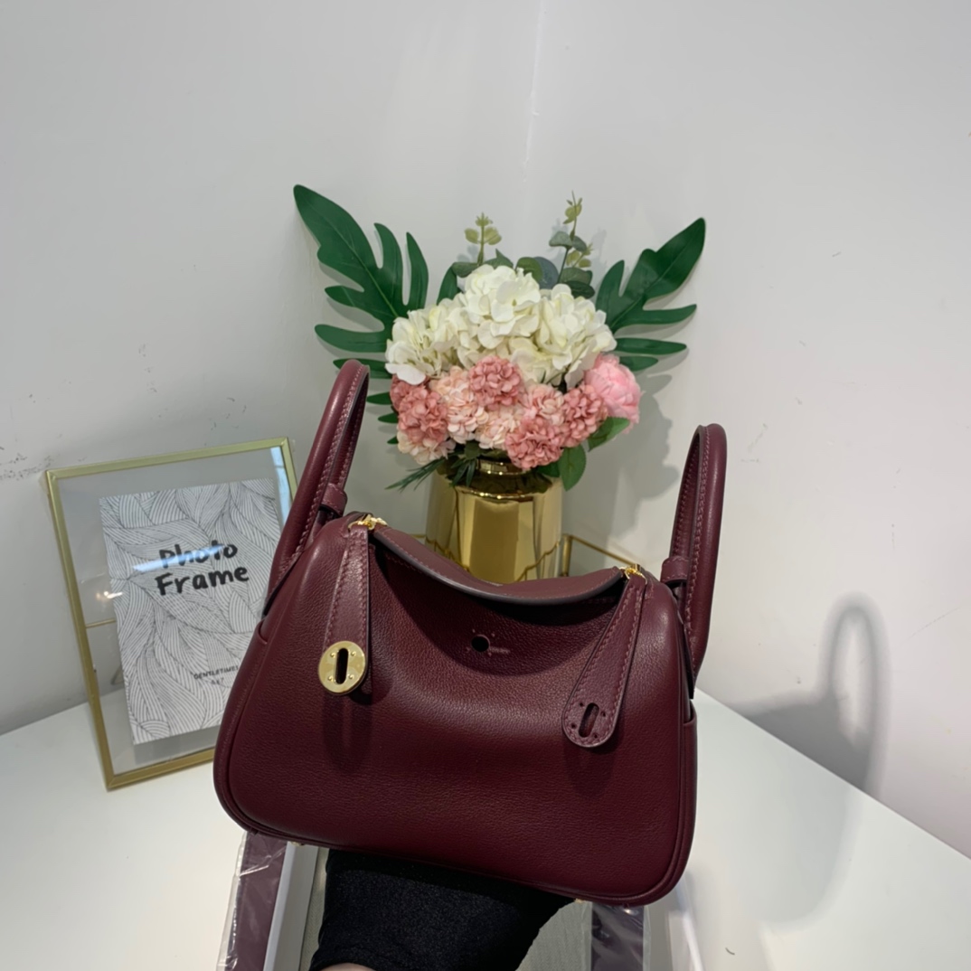 现货 Hermes爱马仕波尔多酒红Swift皮迷你琳迪包Mini Lindy19cm 金扣