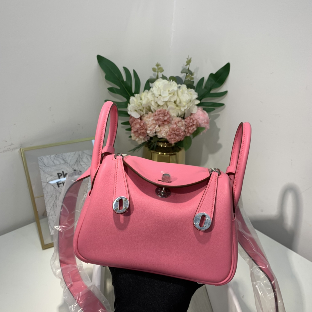现货 爱马仕Mini Lindy女包 Hermes唇膏粉Swift牛皮迷你琳迪包 银扣