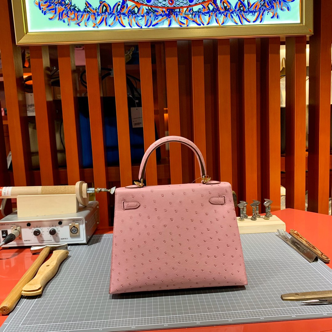 现货 爱马仕包包批发 Hermes奶昔粉南非KK鸵鸟皮凯莉包Kelly25CM 金扣