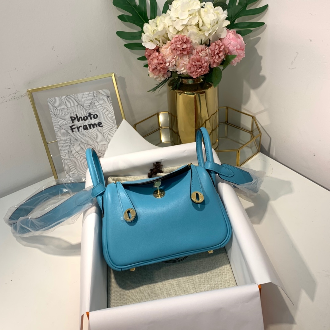 现货 Hermes Mini Lindy19cm 爱马仕北方蓝Swift牛皮迷你琳迪包 金扣