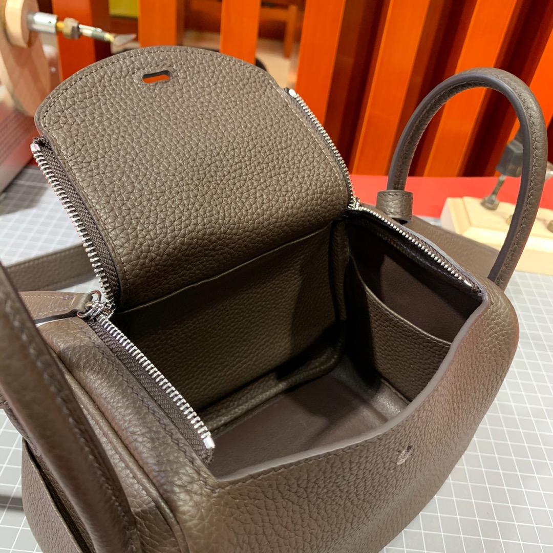 现货 爱马仕迷你琳迪包尺寸 Hermes Mini Lindy19cm 深啡色 银扣