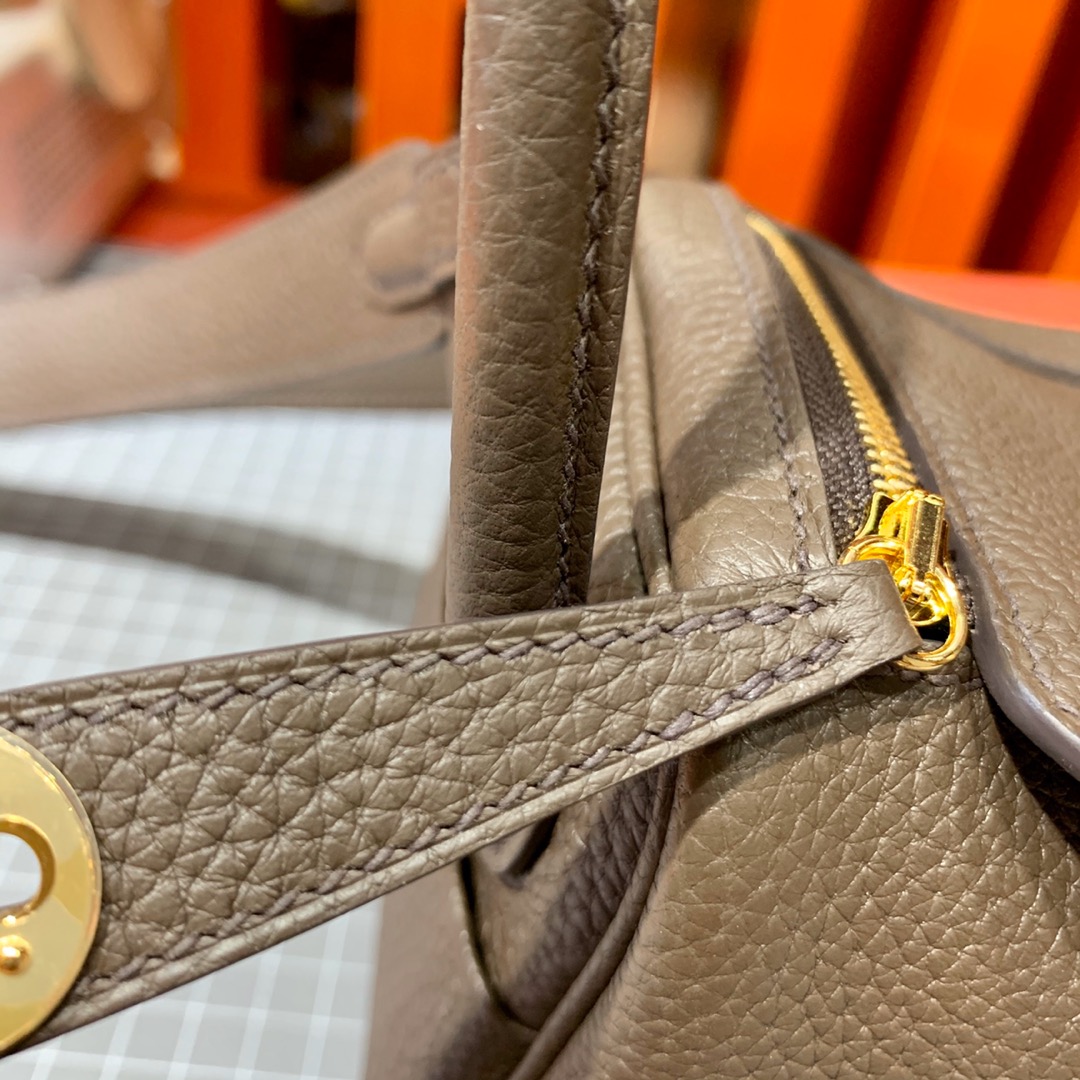 现货 Hermes Mini Lindy19cm 爱马仕深啡色顶级TC牛皮迷你琳迪包 金扣